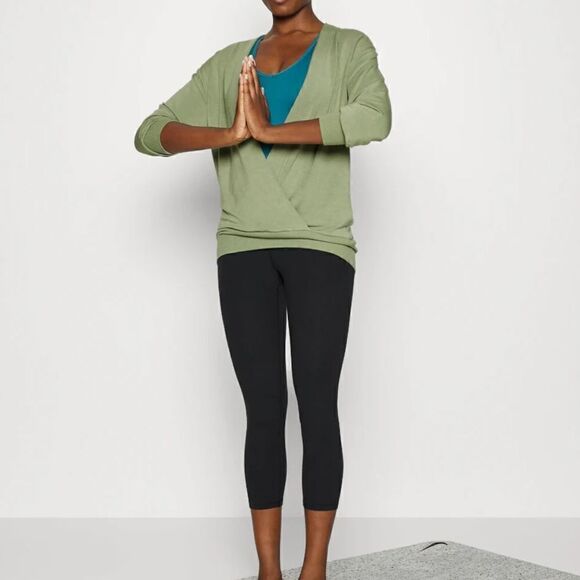 NWT Athleta Purana Plush V Neck Wrap Sweatshirt Top - Picture 1 of 10